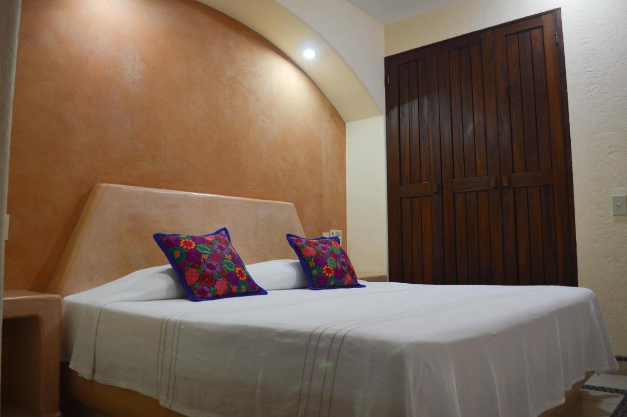 Casa Celeste Hotel Zihuatanejo Exterior photo