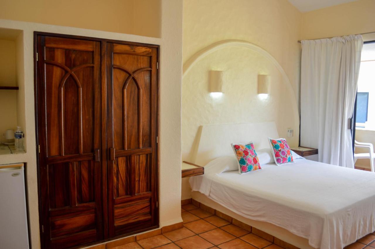 Casa Celeste Hotel Zihuatanejo Exterior photo